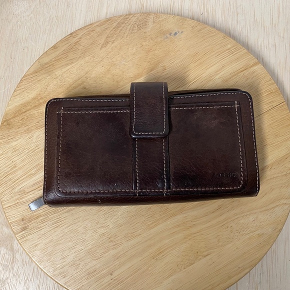 Fossil Brown Leather Wallet Snap Close • Checkbook Insert •7.5" Long - Picture 1 of 13